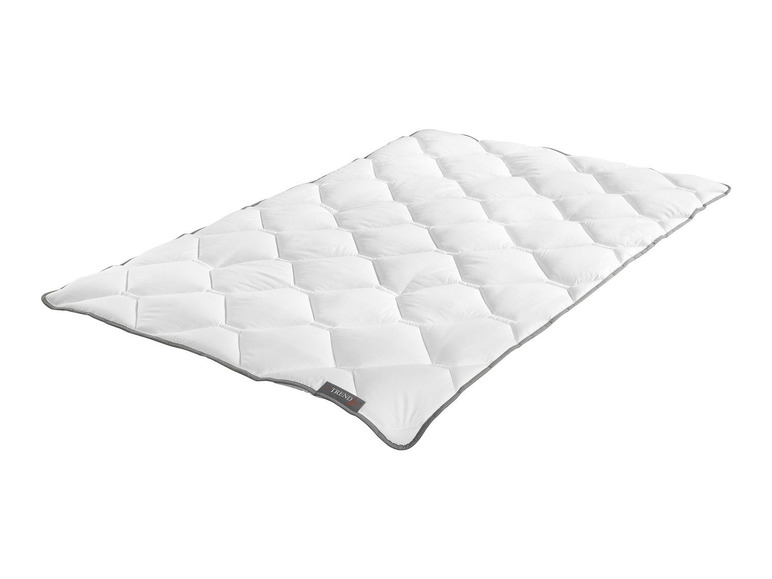 BADENIA TRENDLINE BADENIA TRENDLINE Bettdecke, ganzjährig, aus Mikrofaser, atmungsaktiv, medium BADENIA TRENDLINE BADENIA TRENDLINE Bettdecke, ganzjährig, aus Mikrofaser, atmungsaktiv, medium